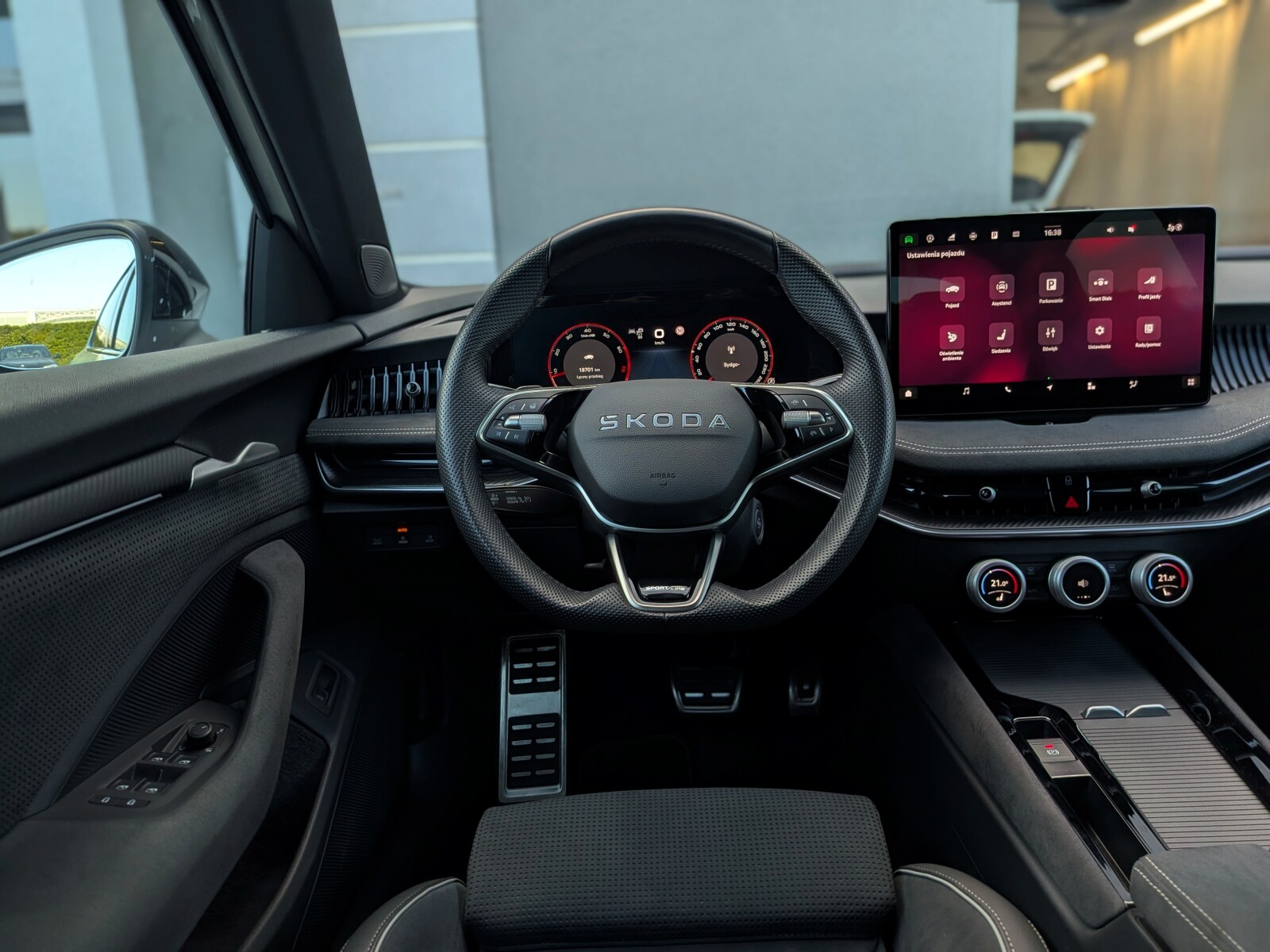 Škoda Superb - zdjęcie 21