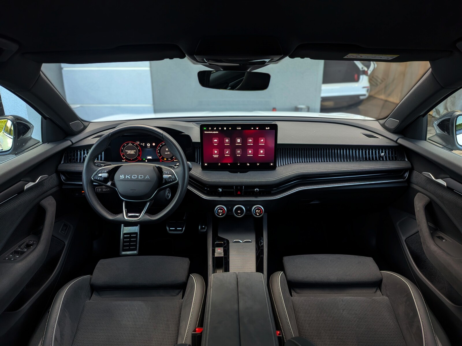Škoda Superb - zdjęcie 19