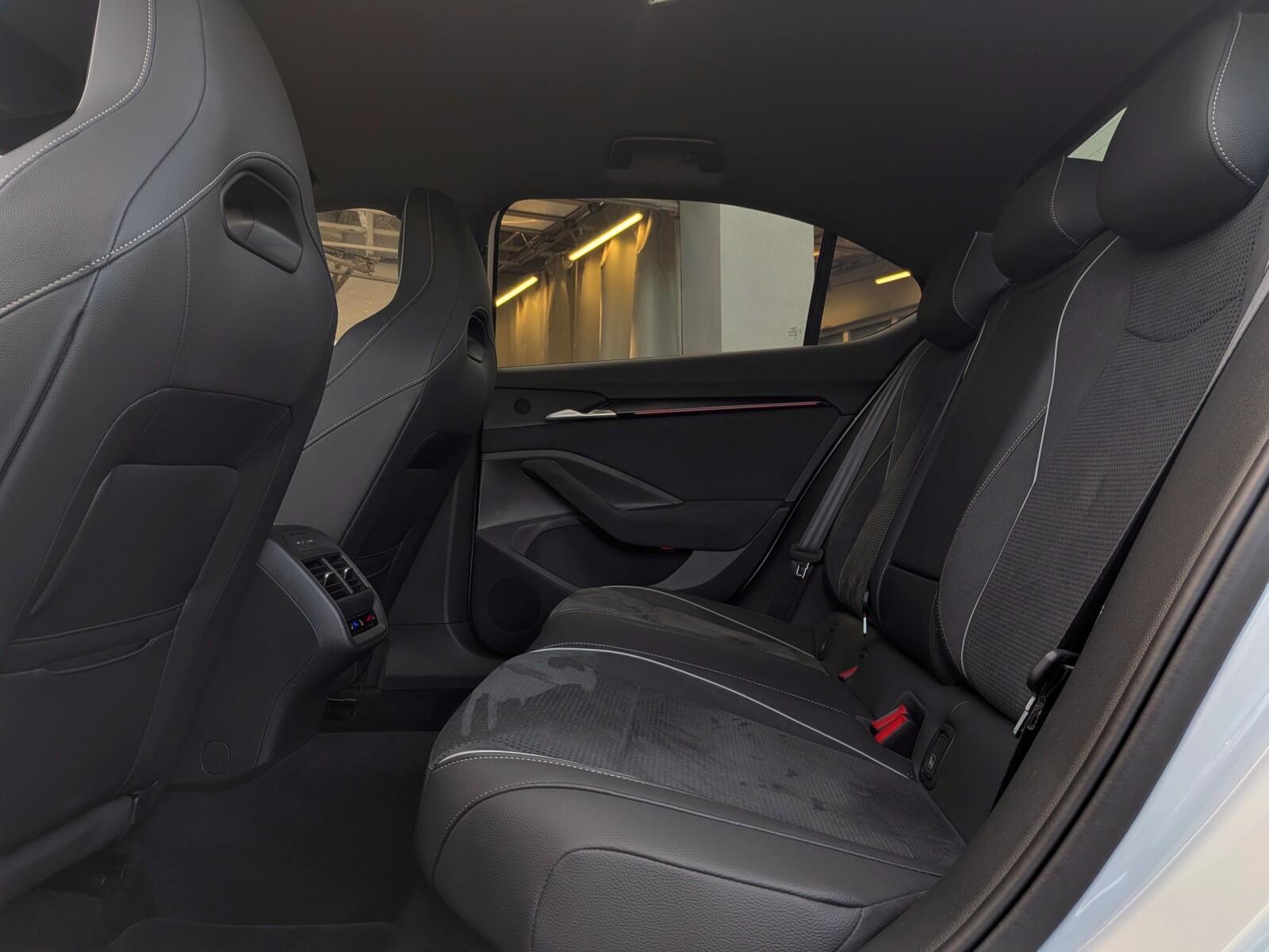 Škoda Superb - zdjęcie 10