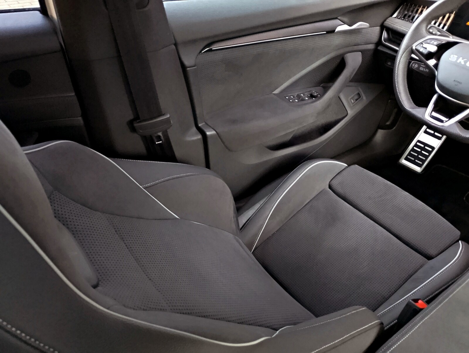 Škoda Superb - zdjęcie 11