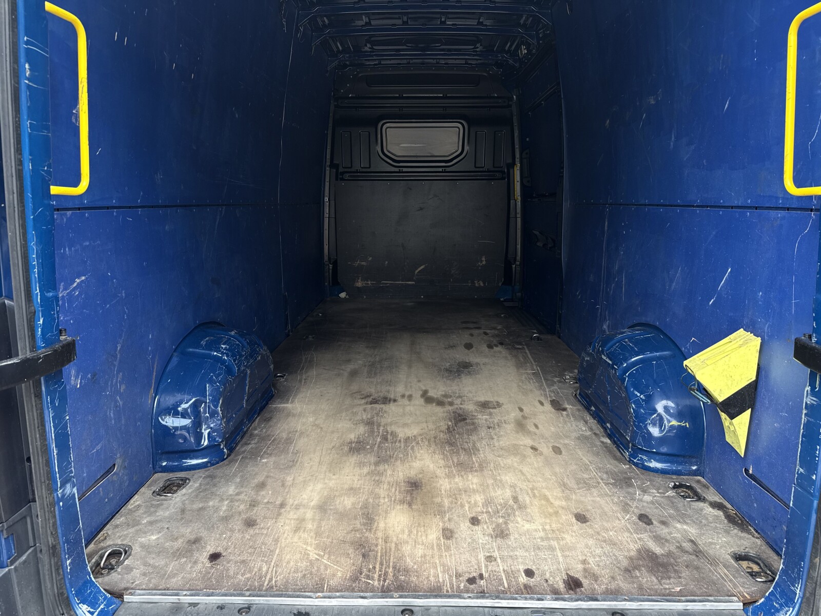 Volkswagen Crafter - zdjęcie 25