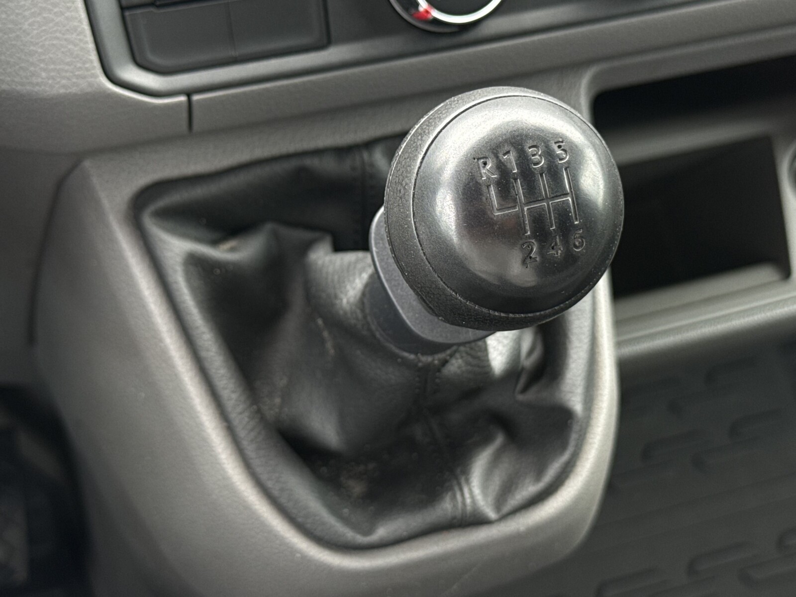 Volkswagen Crafter - zdjęcie 19