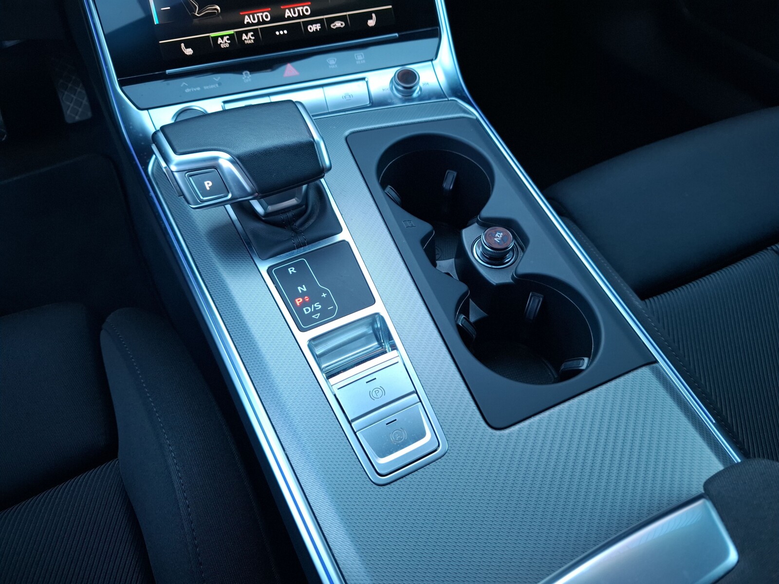 Audi A6 Avant - zdjęcie 26
