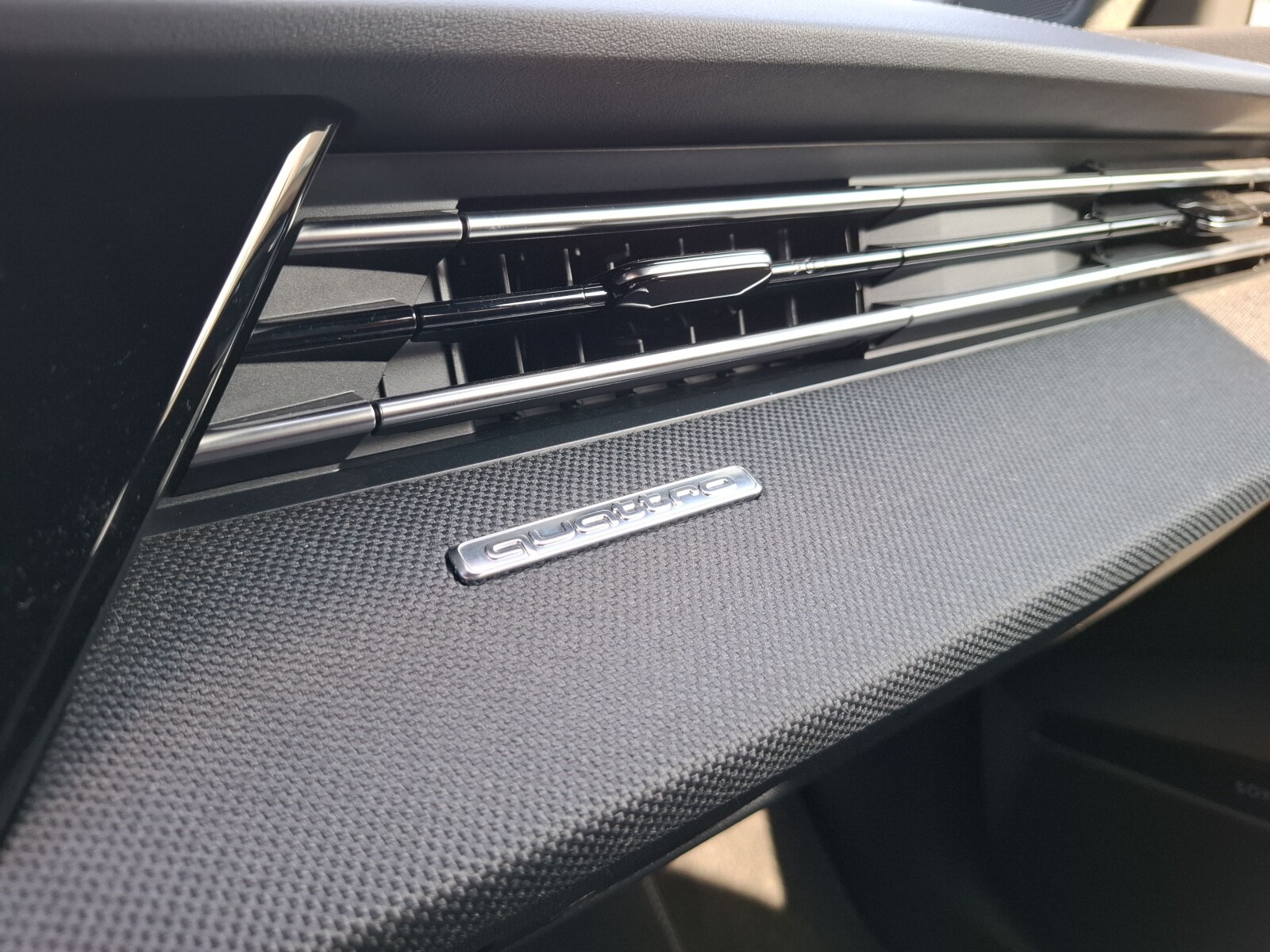 Audi S3 Sportback - zdjęcie 33