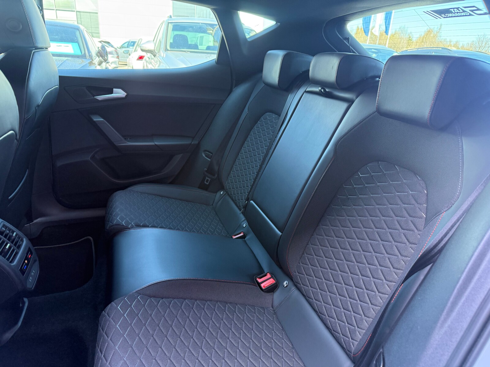 Seat Leon - zdjęcie 11
