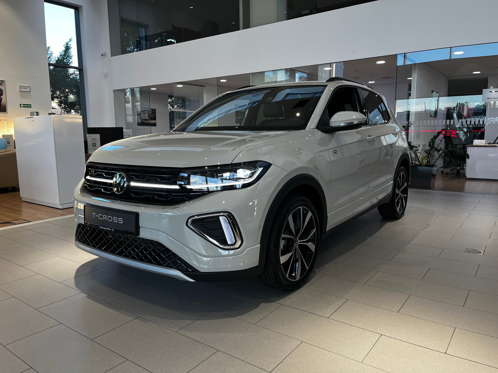 OD RĘKI ! T-Cross R-Line Plus 1.0 TSI 85 KW / 116 KM DSG OD RĘKI ! T-Cross R-Line Plus 1.0 TSI 85 KW / 116 KM DSG