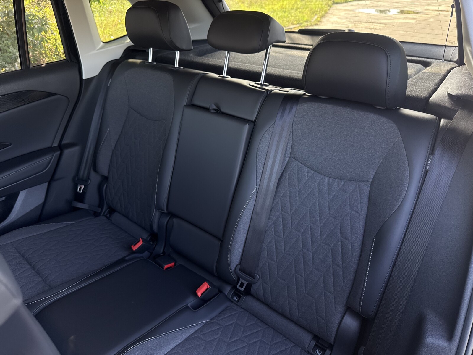 Volkswagen Tiguan - zdjęcie 33