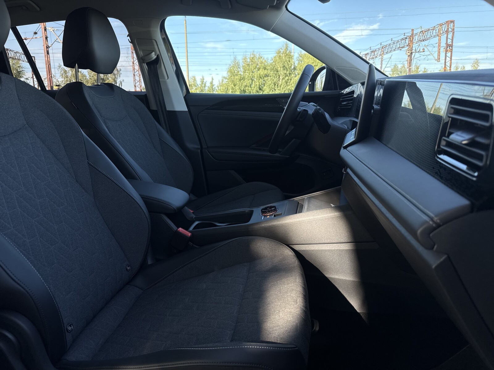 Volkswagen Tiguan - zdjęcie 12
