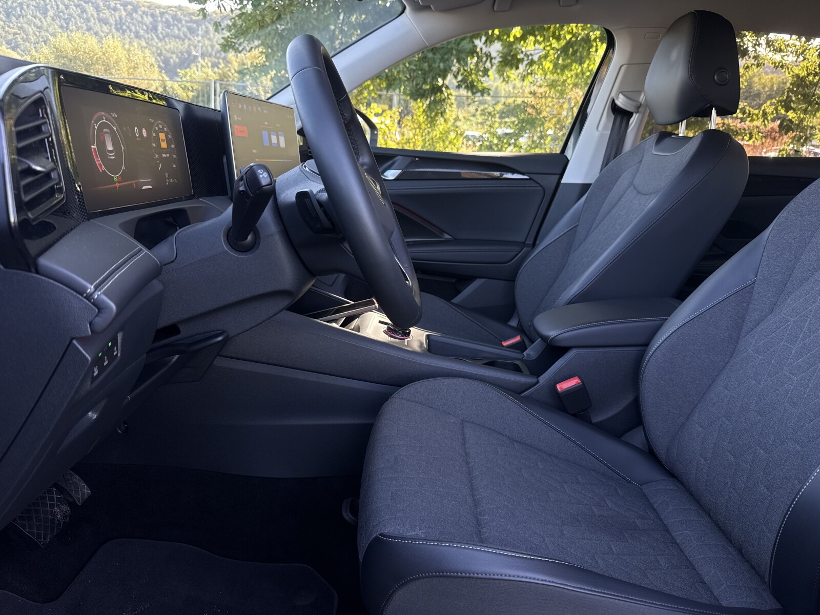 Volkswagen Tiguan - zdjęcie 10