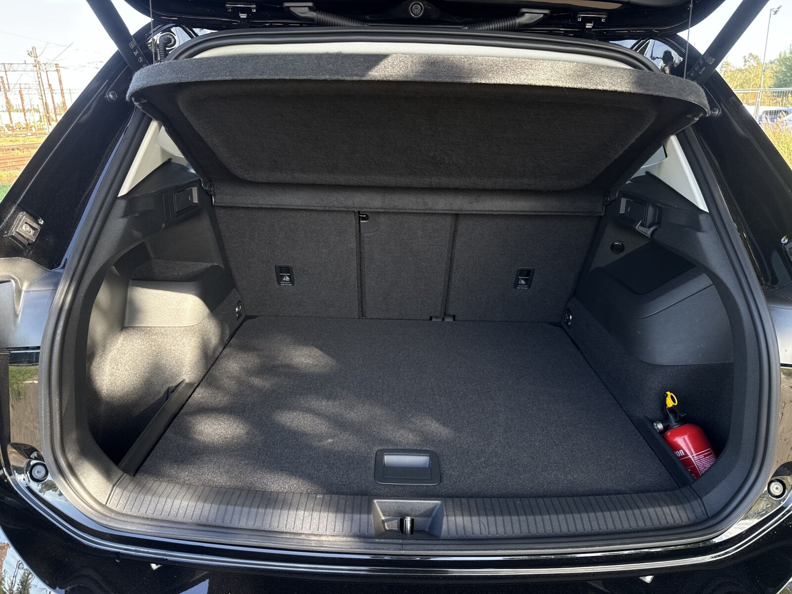 Volkswagen Tiguan - zdjęcie 29