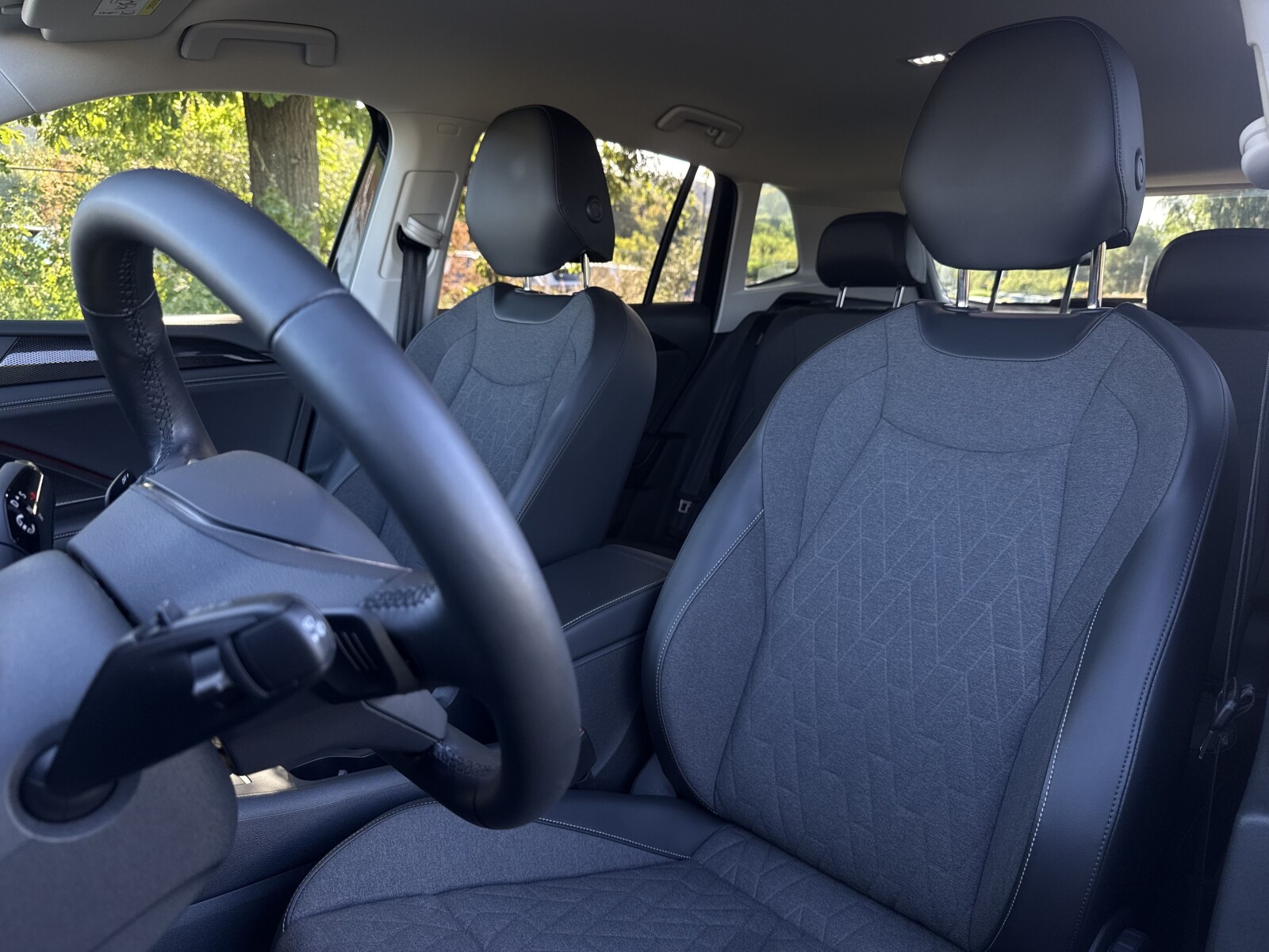 Volkswagen Tiguan - zdjęcie 11