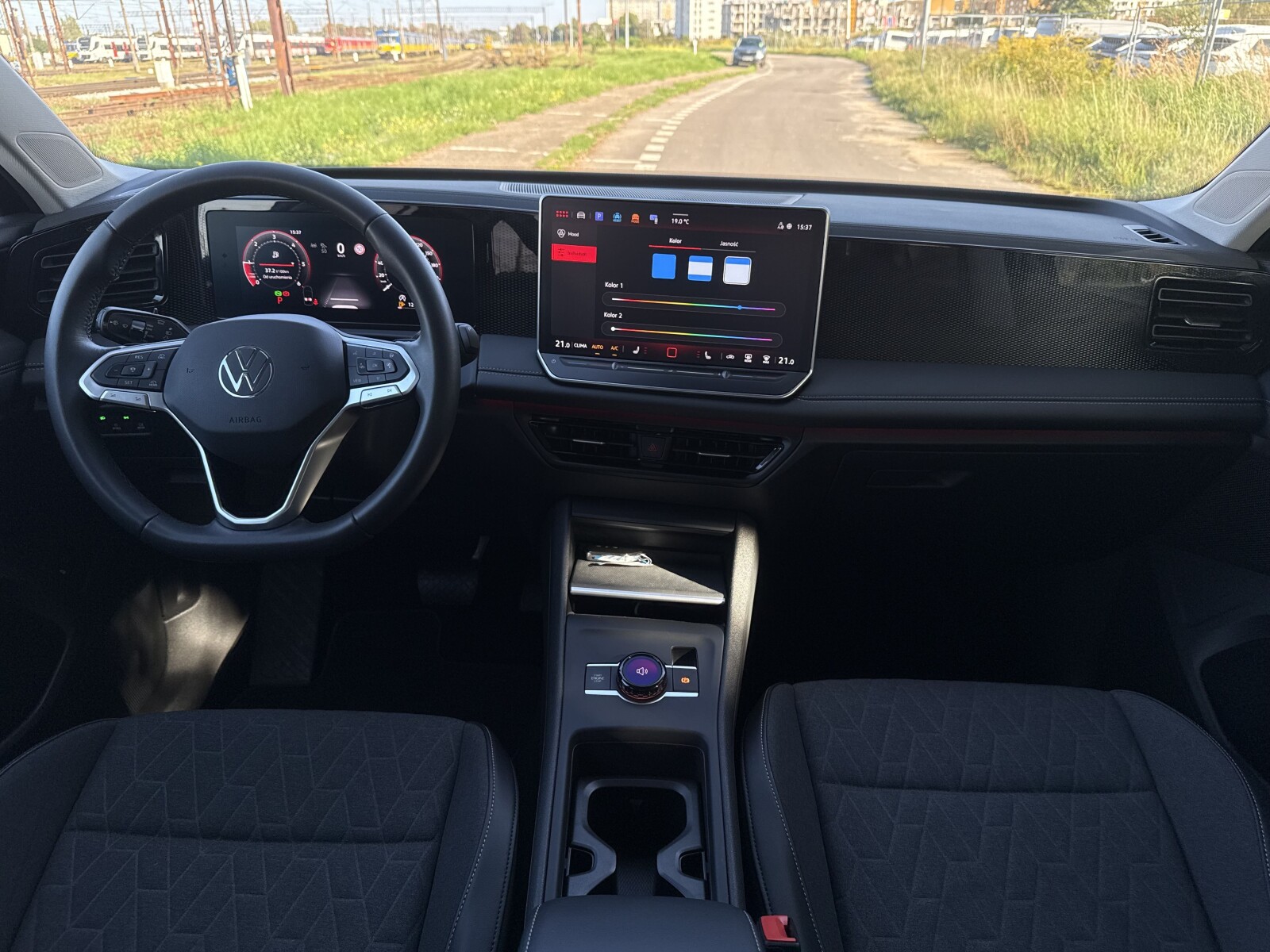 Volkswagen Tiguan - zdjęcie 9
