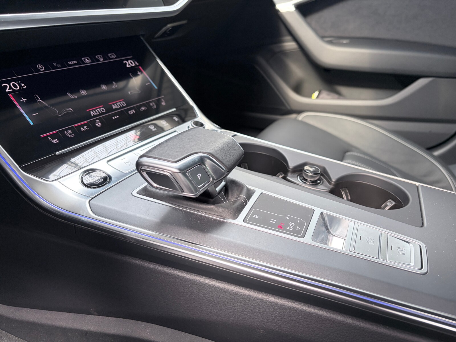 Audi A6 Limousine - zdjęcie 17