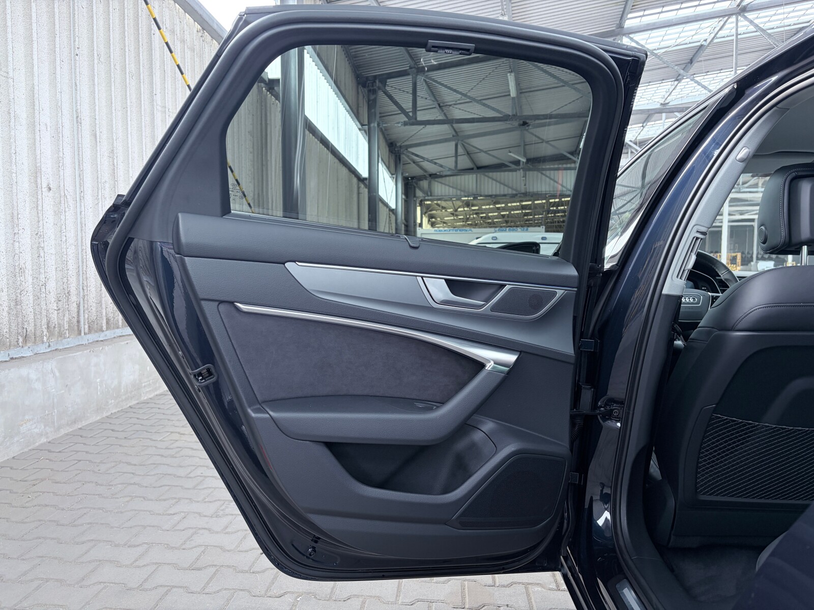 Audi A6 Limousine - zdjęcie 25