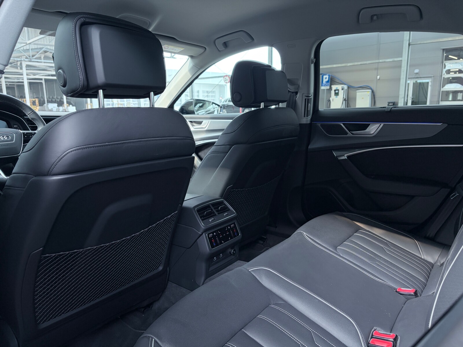 Audi A6 Limousine - zdjęcie 27