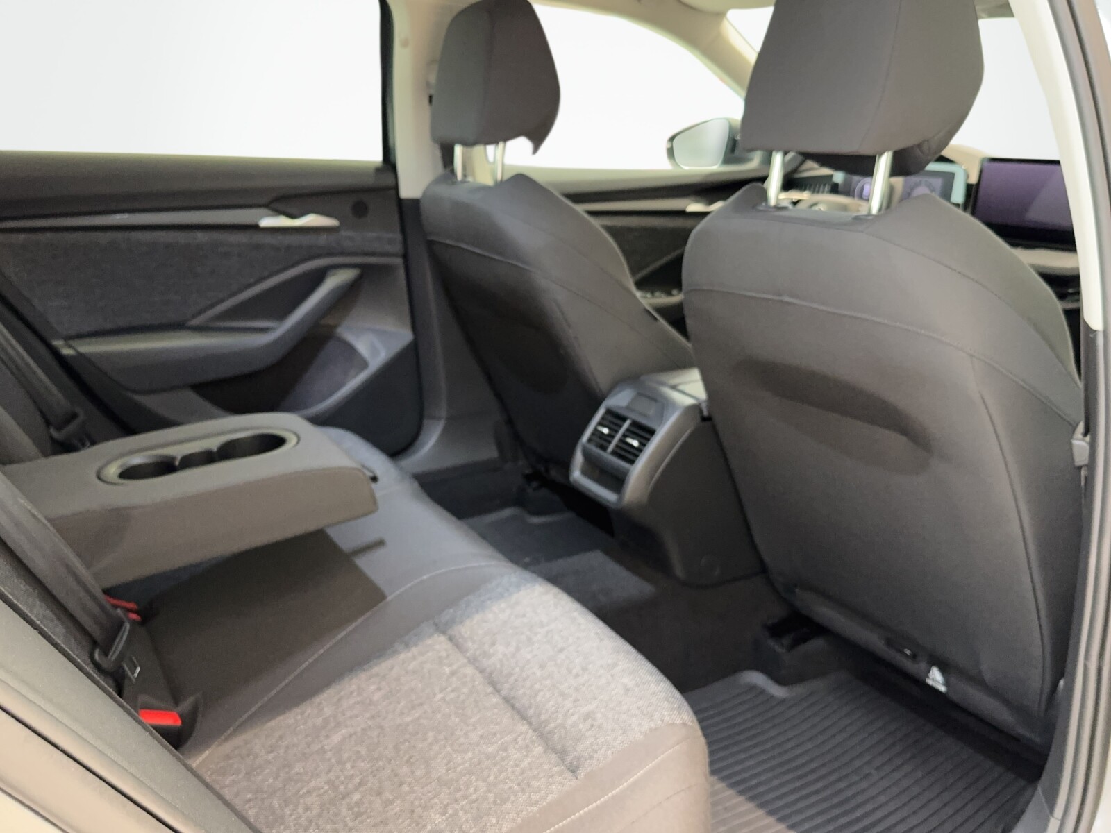Škoda Superb Combi - zdjęcie 18