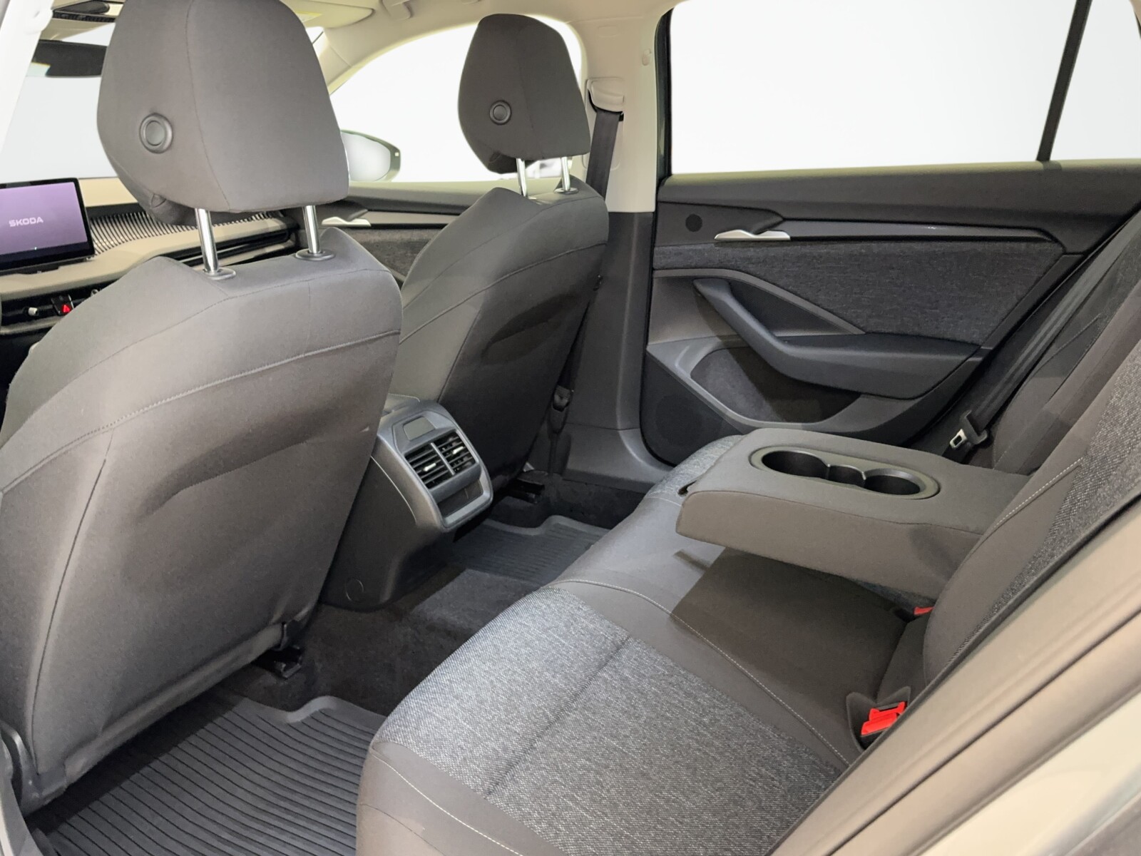 Škoda Superb Combi - zdjęcie 14