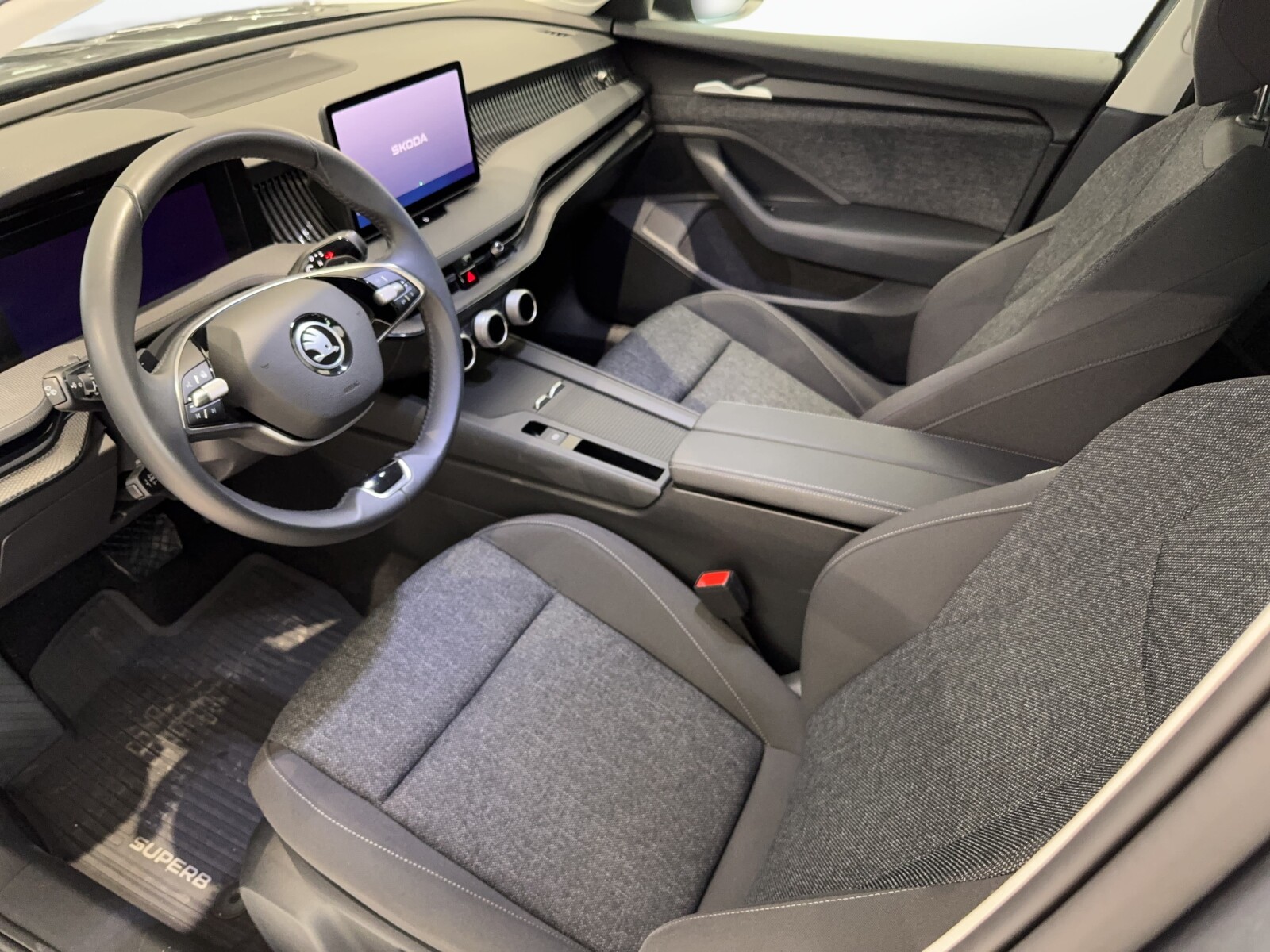 Škoda Superb Combi - zdjęcie 11