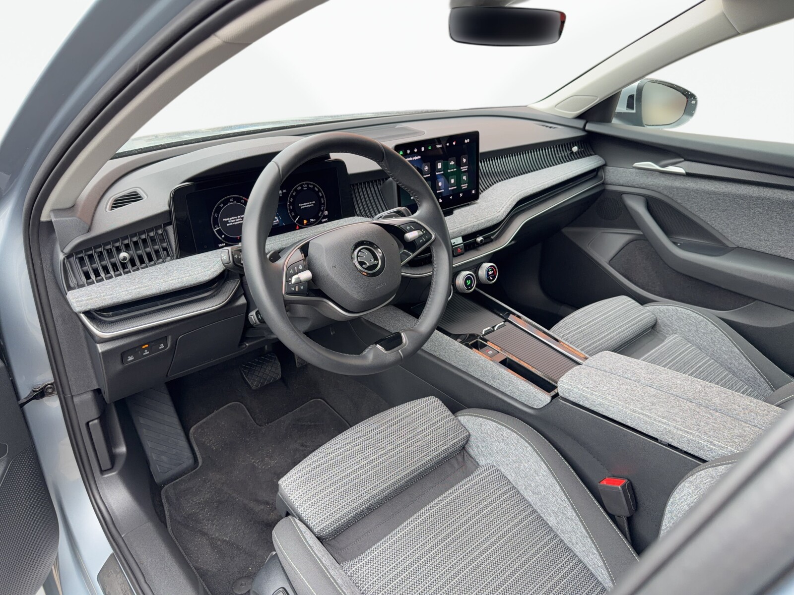 Škoda Superb - zdjęcie 10