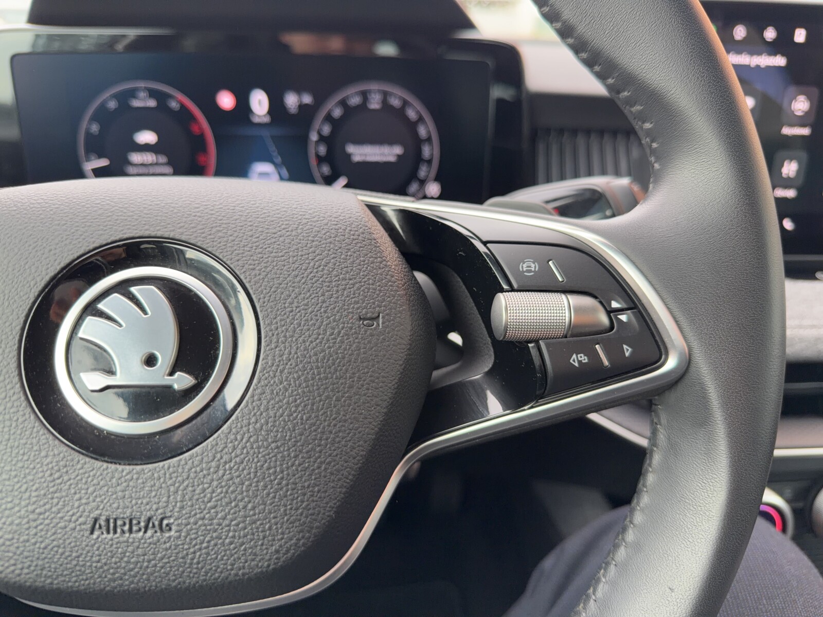 Škoda Superb - zdjęcie 18