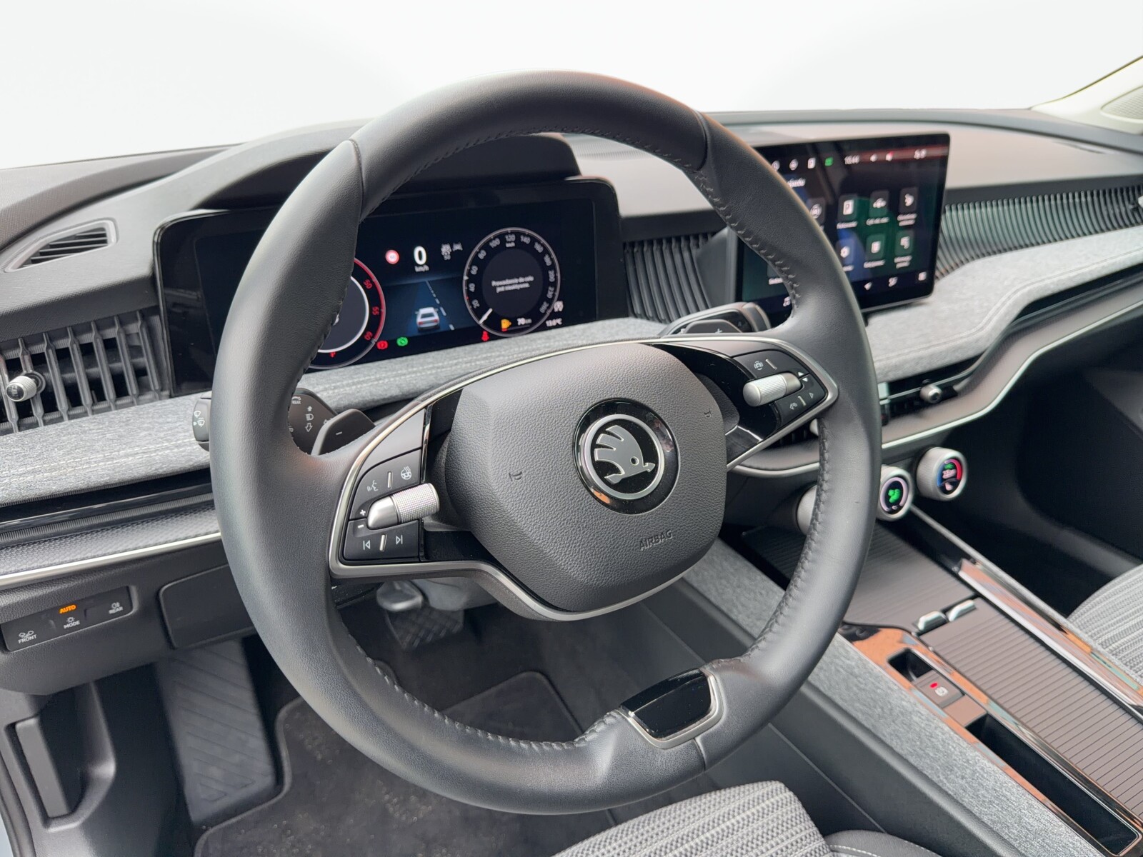 Škoda Superb - zdjęcie 11