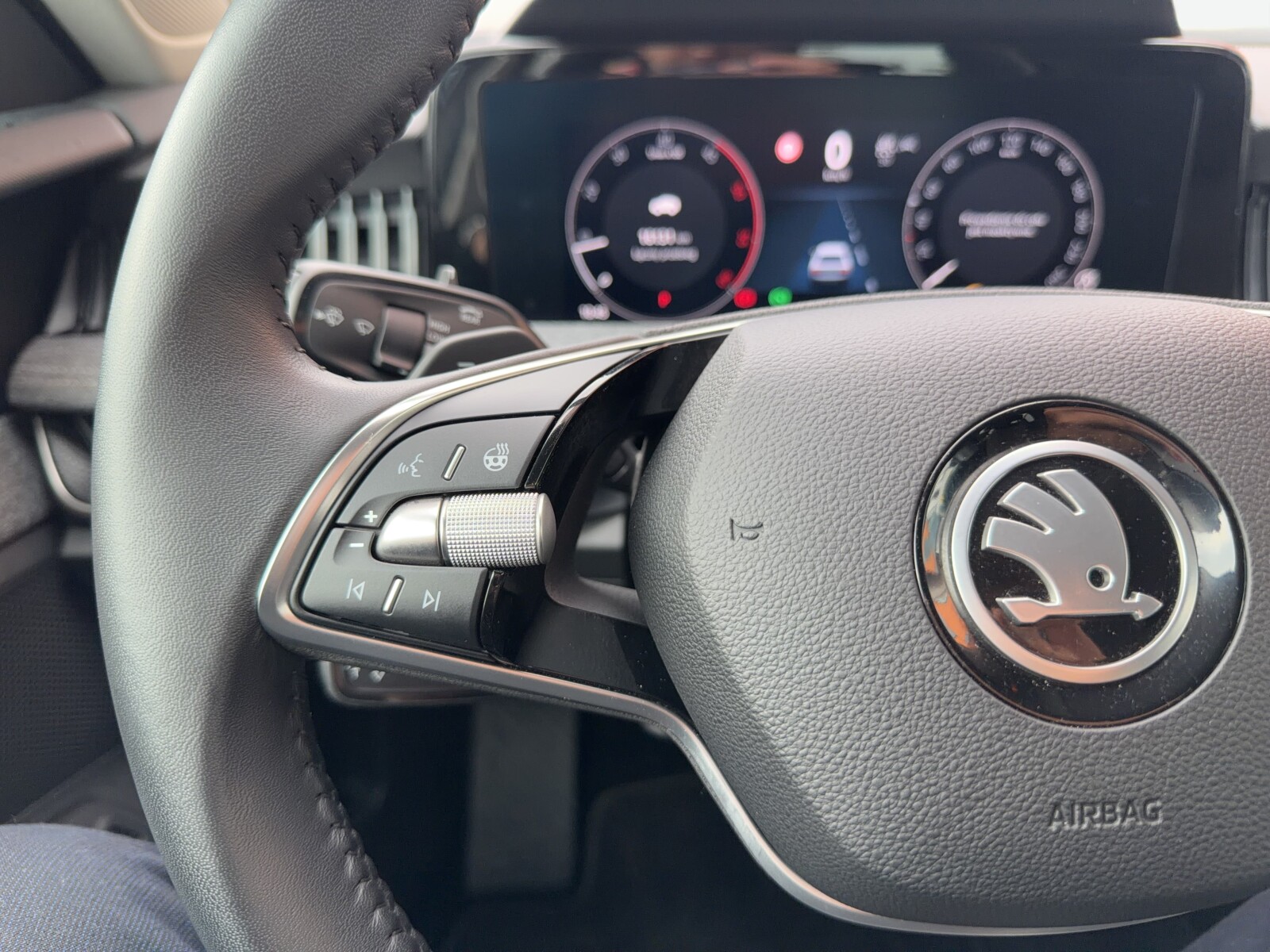 Škoda Superb - zdjęcie 17