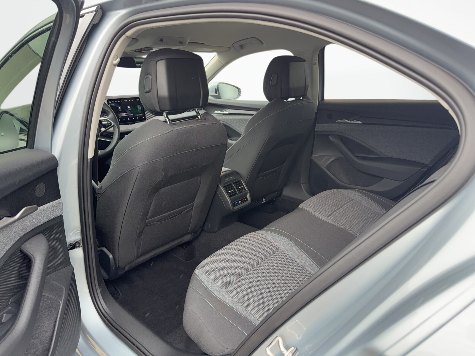 Škoda Superb - zdjęcie 33