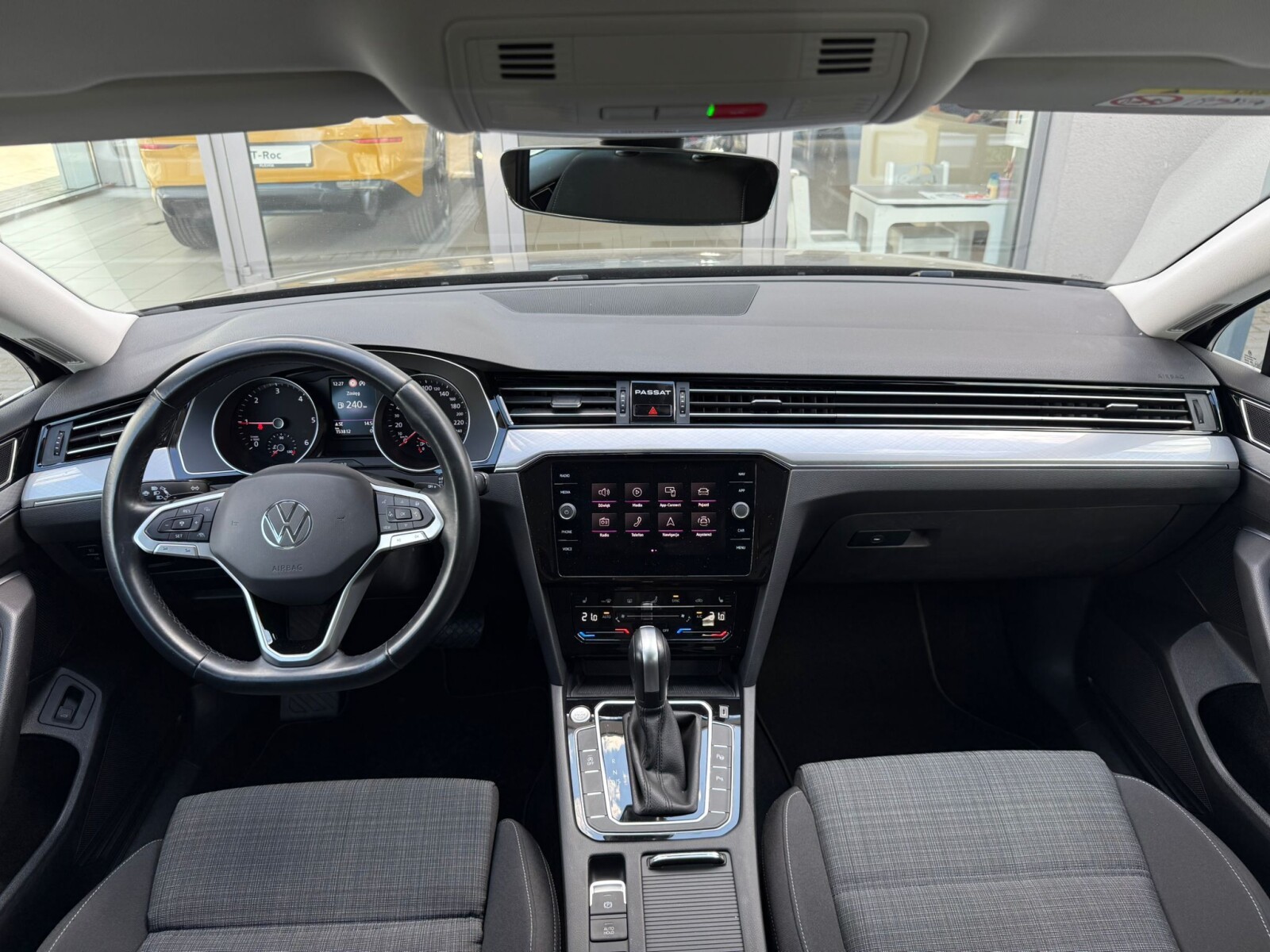Volkswagen Passat - zdjęcie 18