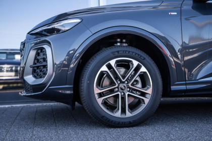 Audi Q5 TDI Quattro | Tech Plus | Hak | Matrix Led | S-line | 360