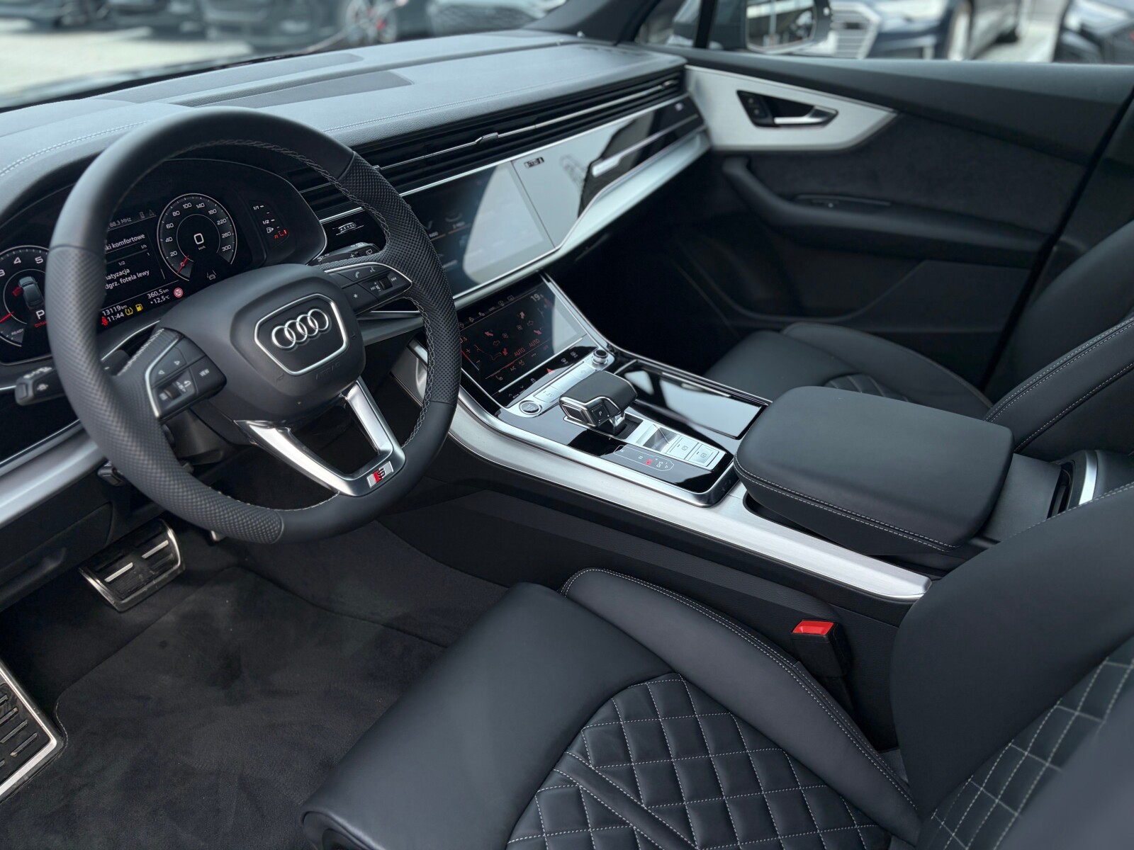 Audi Q7 - zdjęcie 10
