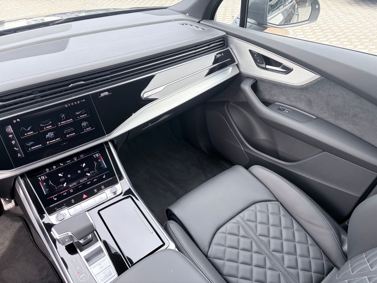 Audi Q7 - zdjęcie 18