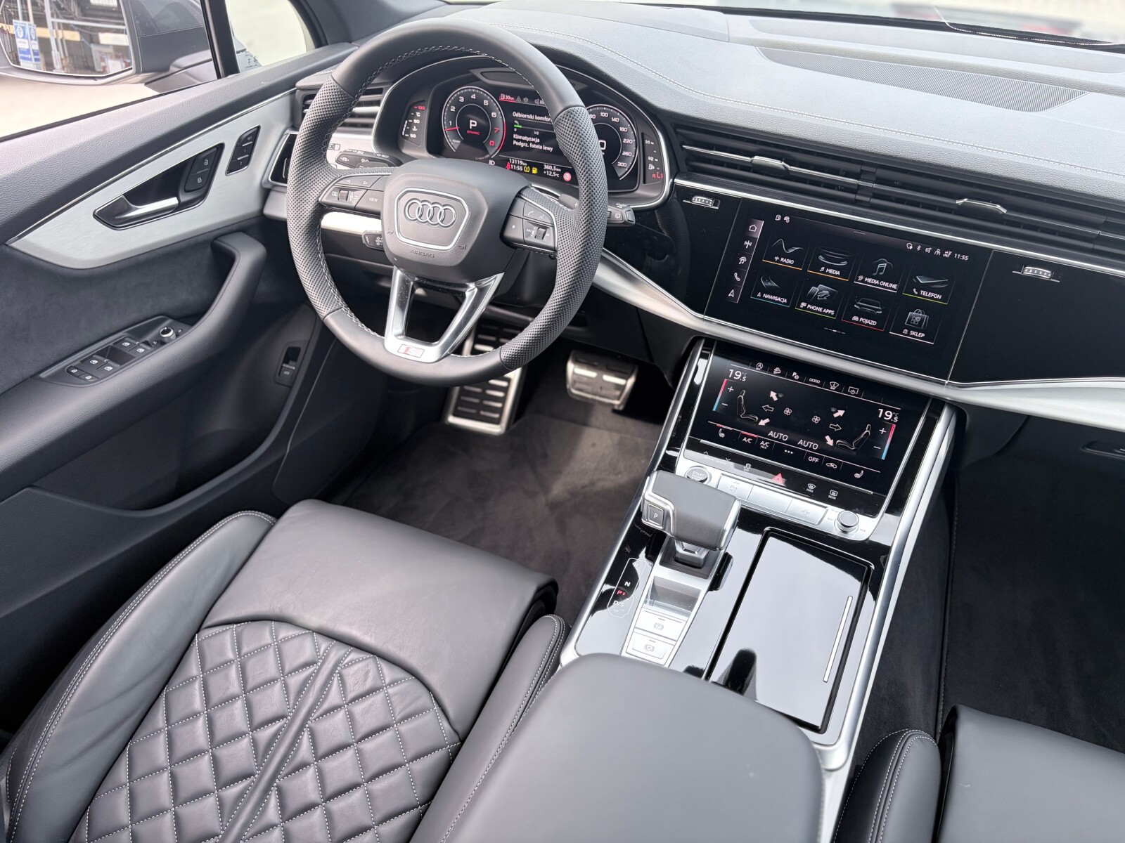 Audi Q7 - zdjęcie 17