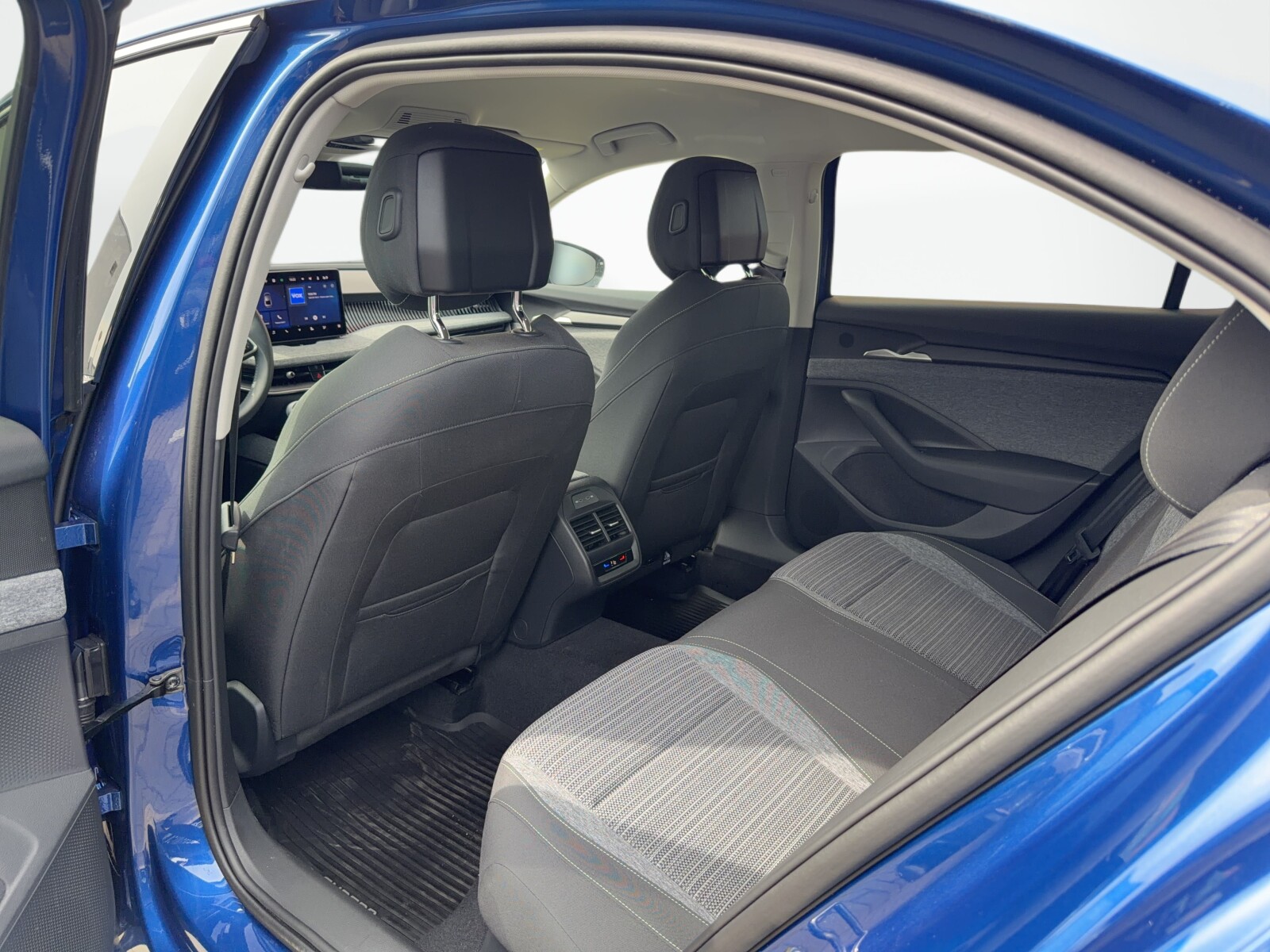Škoda Superb - zdjęcie 33