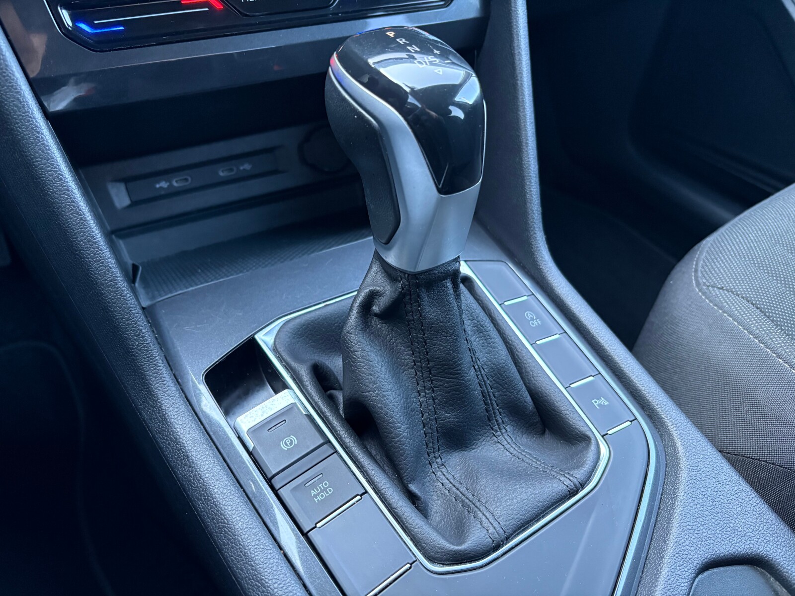 Volkswagen Tiguan Allspace - zdjęcie 26
