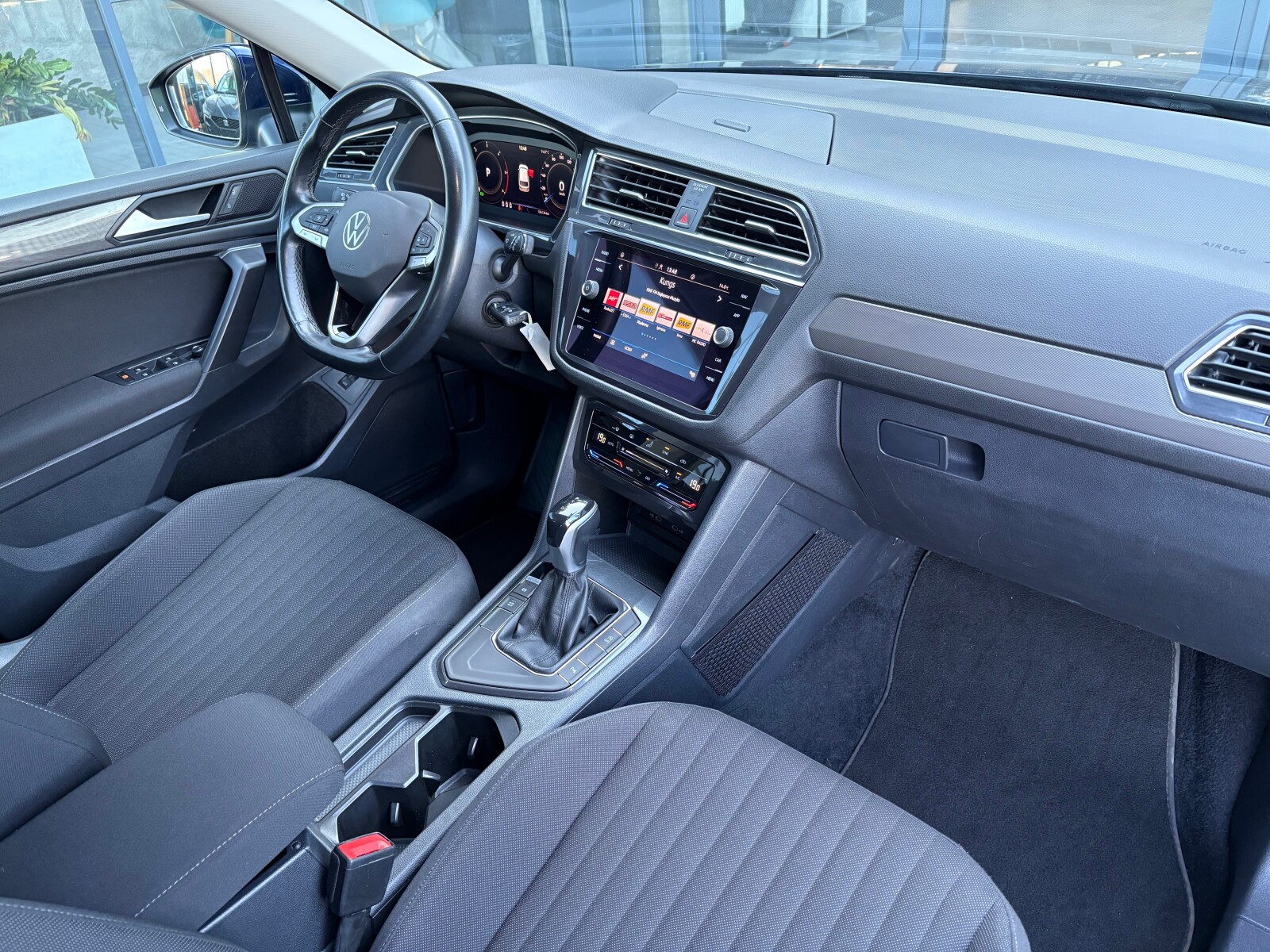 Volkswagen Tiguan Allspace - zdjęcie 17
