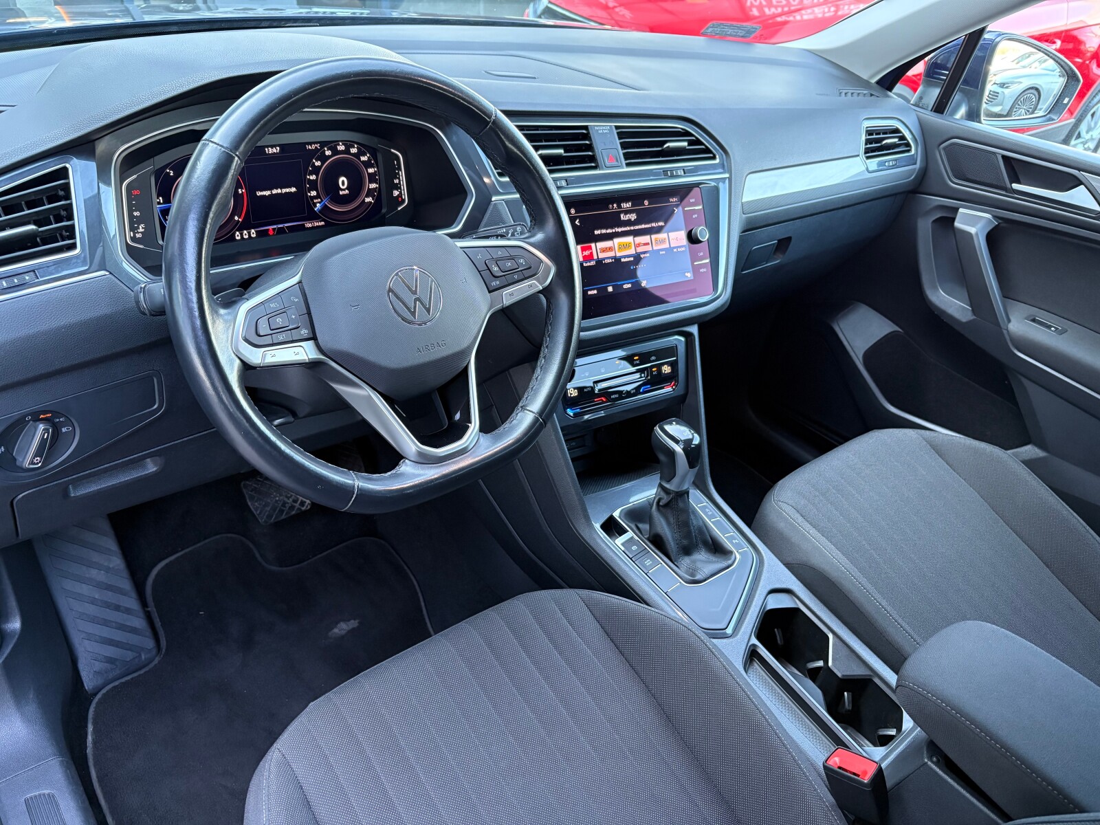 Volkswagen Tiguan Allspace - zdjęcie 12