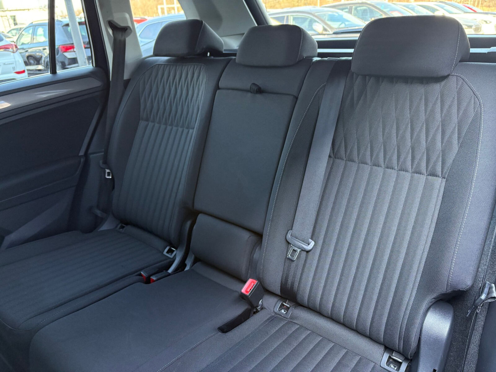 Volkswagen Tiguan Allspace - zdjęcie 14