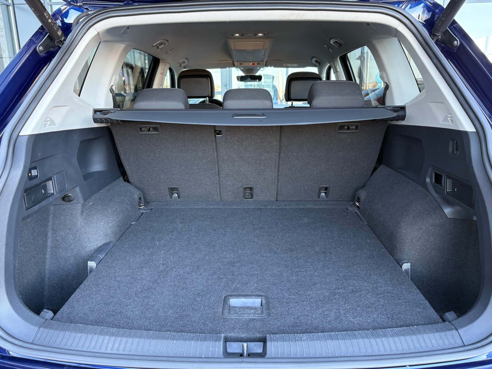 Volkswagen Tiguan Allspace - zdjęcie 19