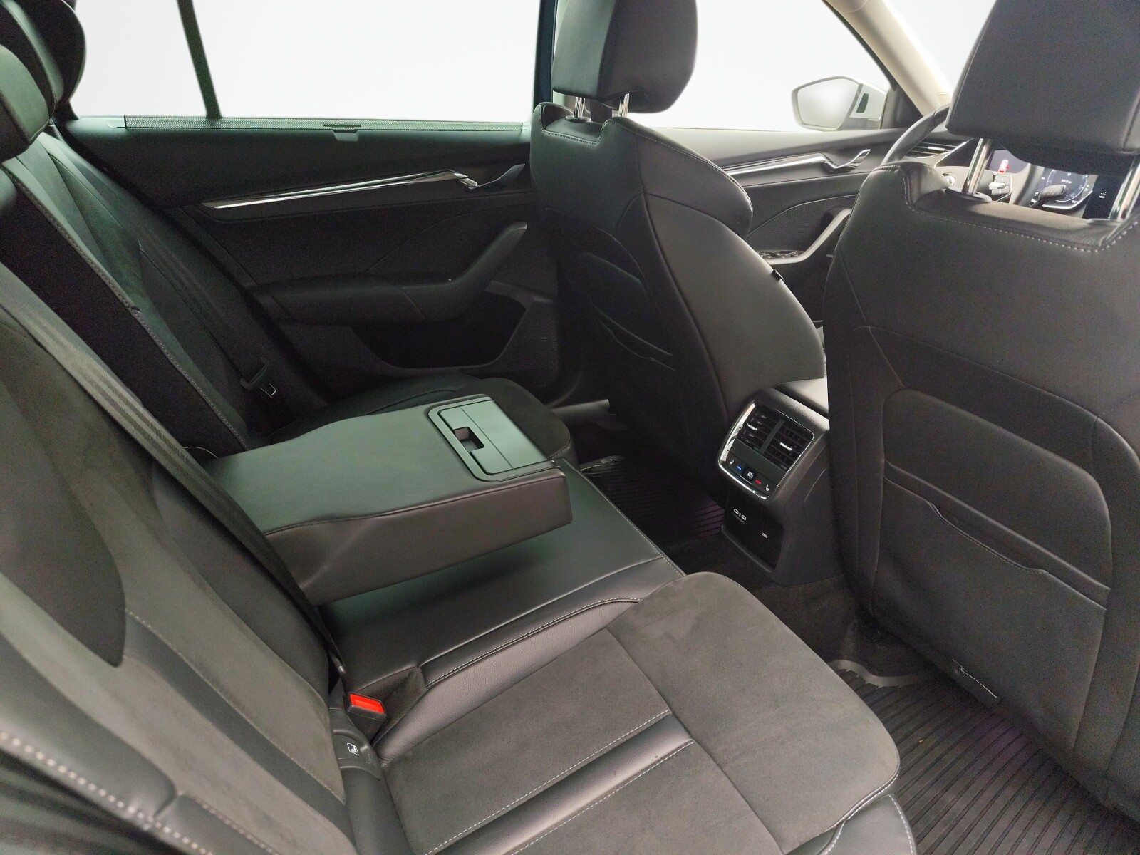 Škoda Octavia Combi - zdjęcie 21
