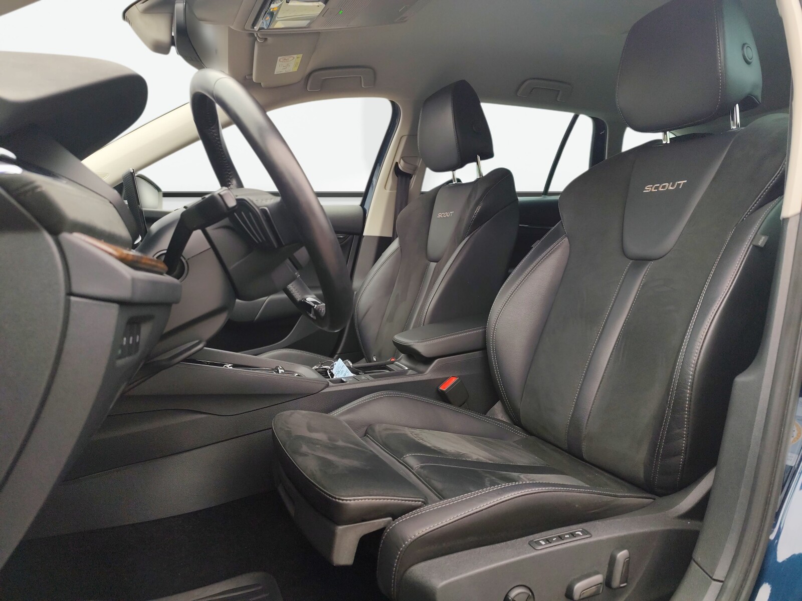 Škoda Octavia Combi - zdjęcie 11