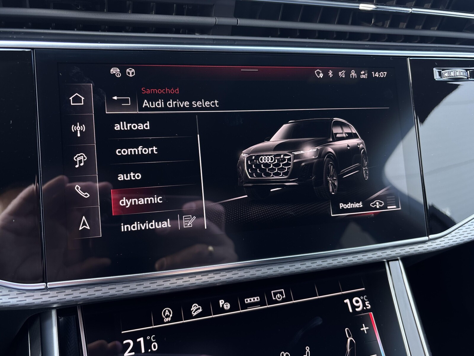 Audi Q7 - zdjęcie 23