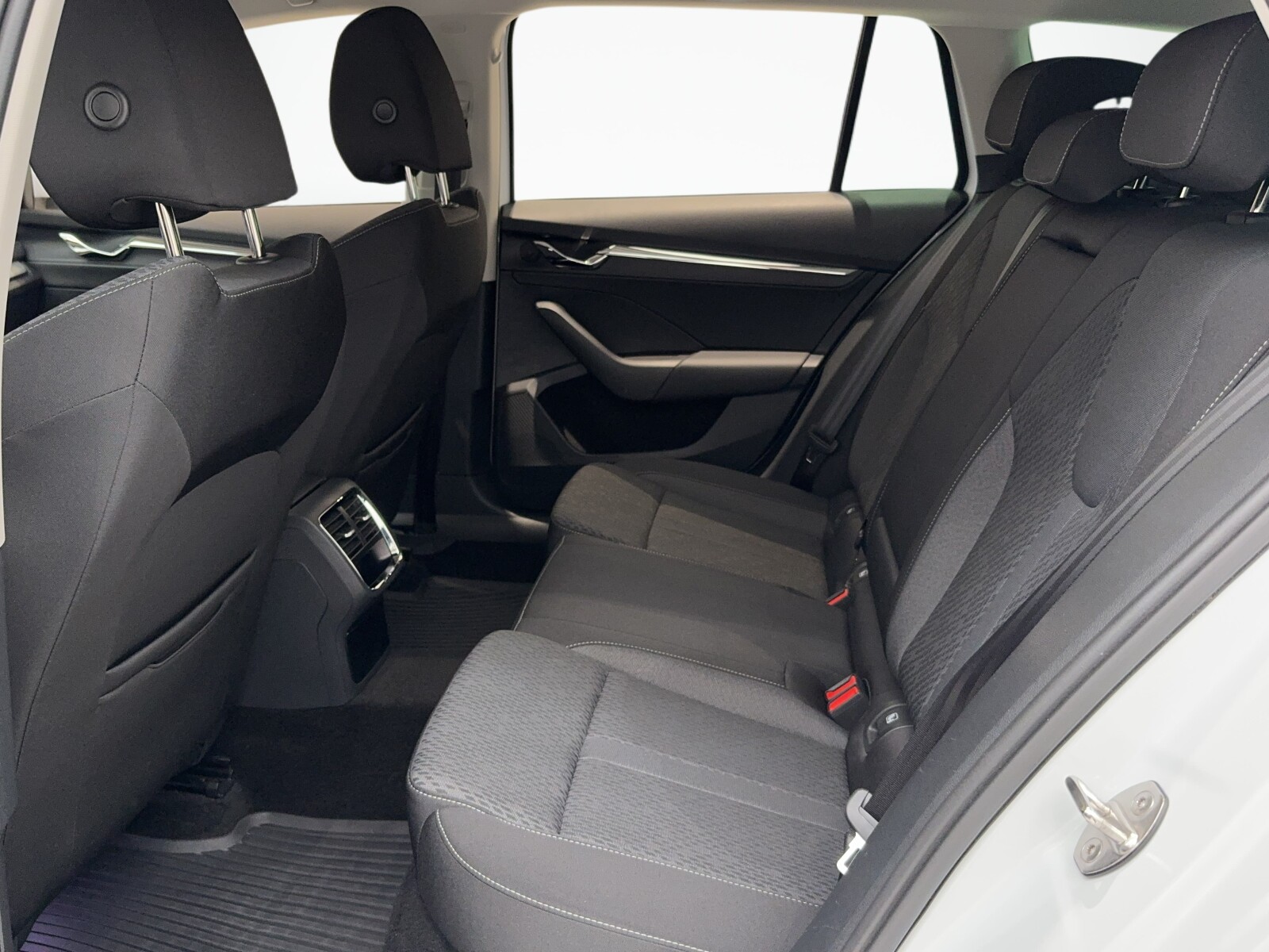 Škoda Octavia Combi - zdjęcie 13