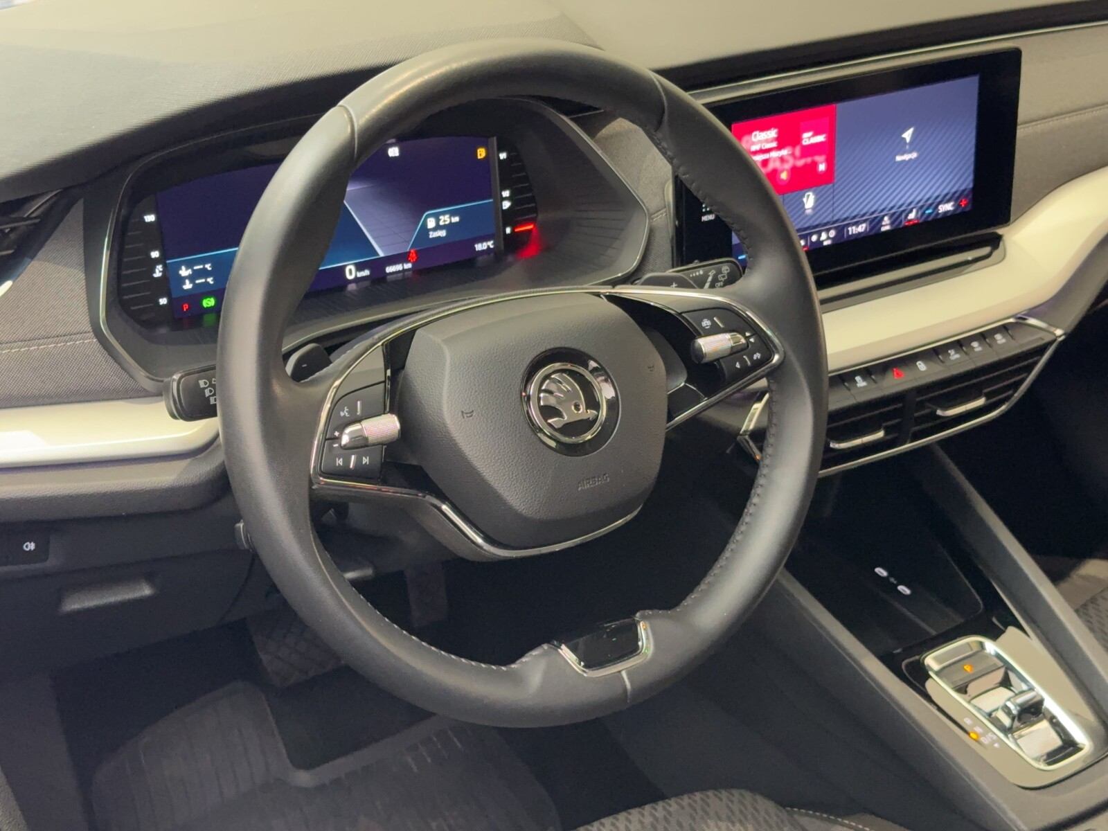 Škoda Octavia Combi - zdjęcie 22