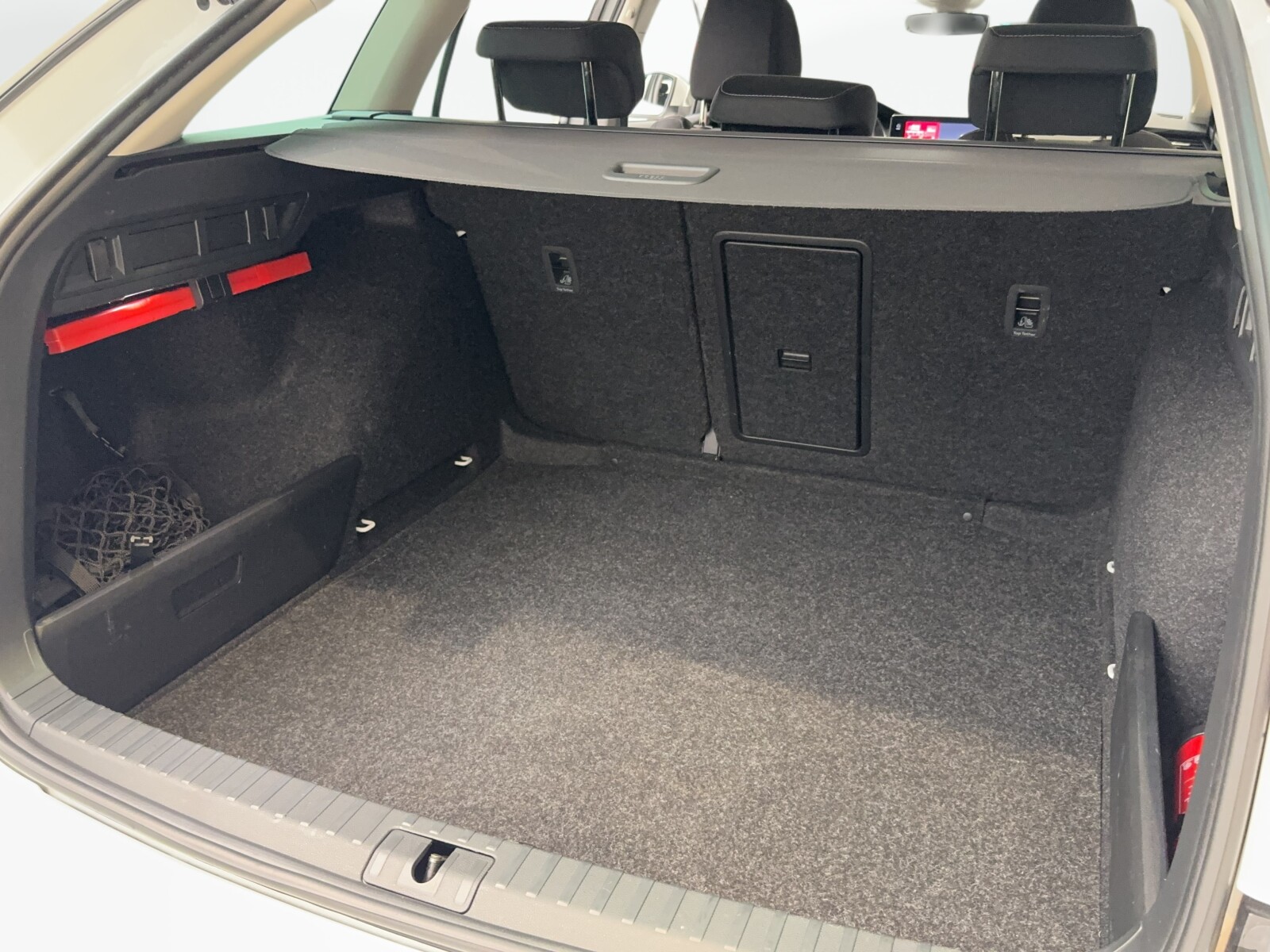 Škoda Octavia Combi - zdjęcie 37