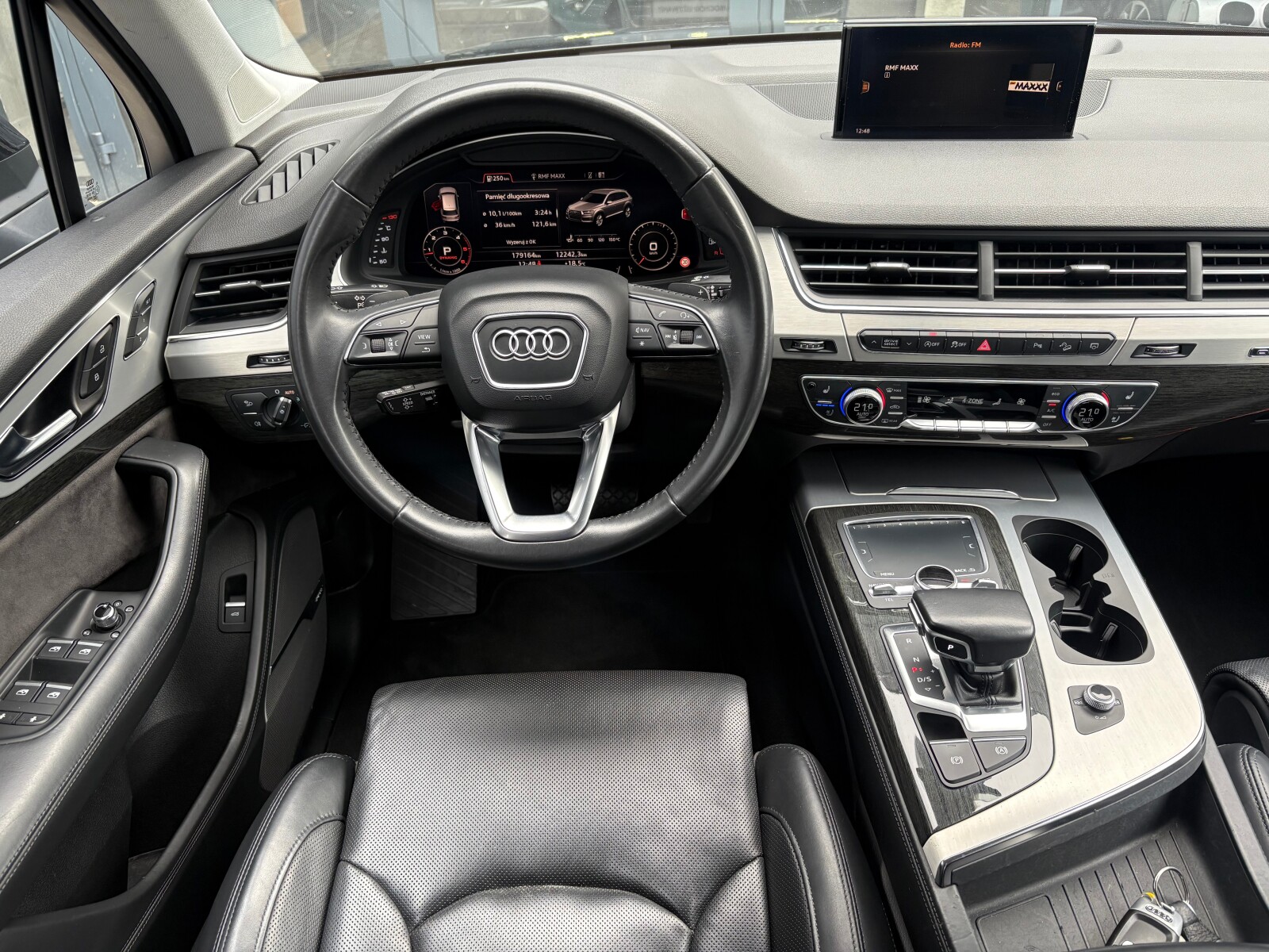 Audi Q7 - zdjęcie 10