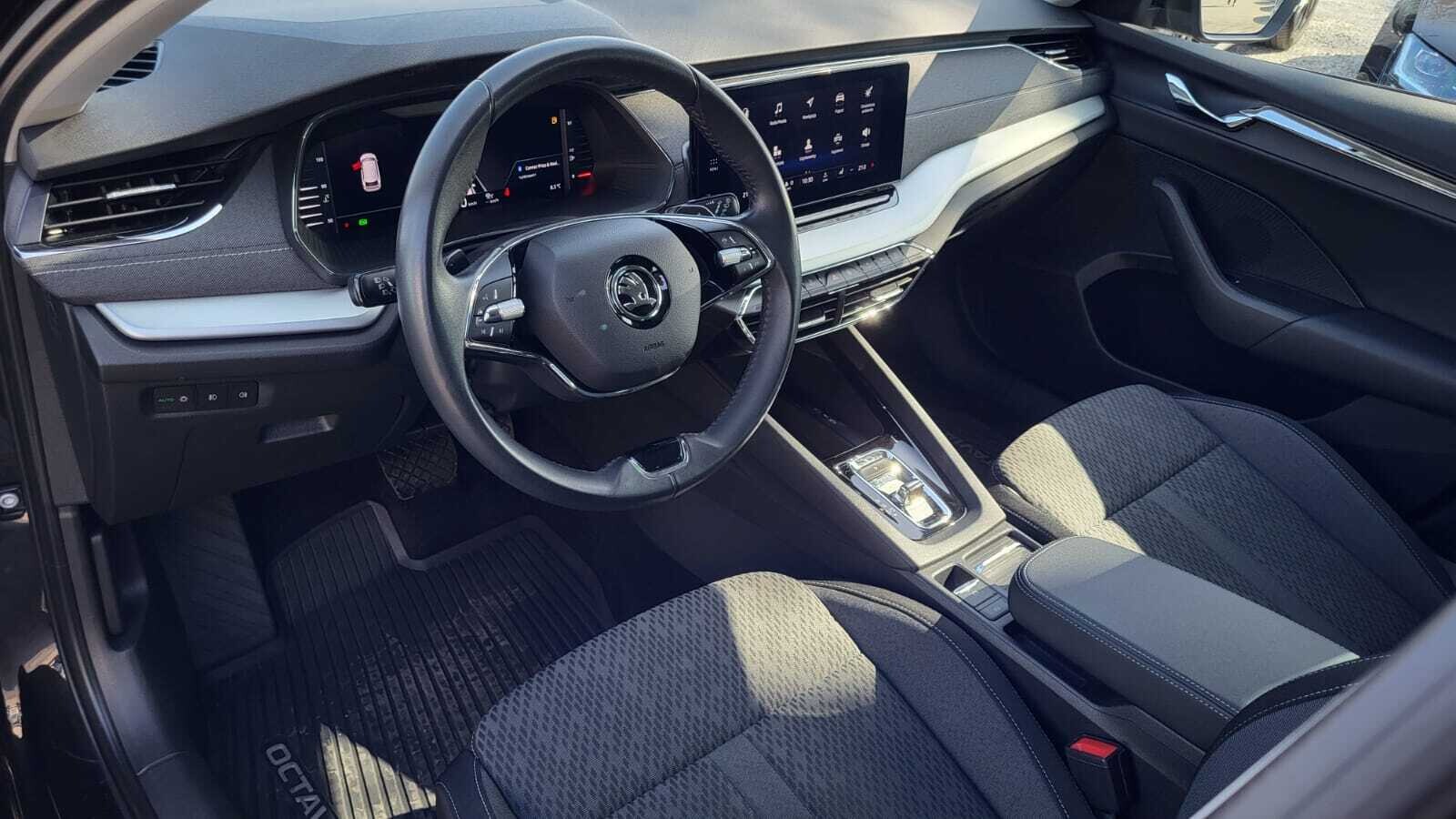 Škoda Octavia Combi - zdjęcie 10