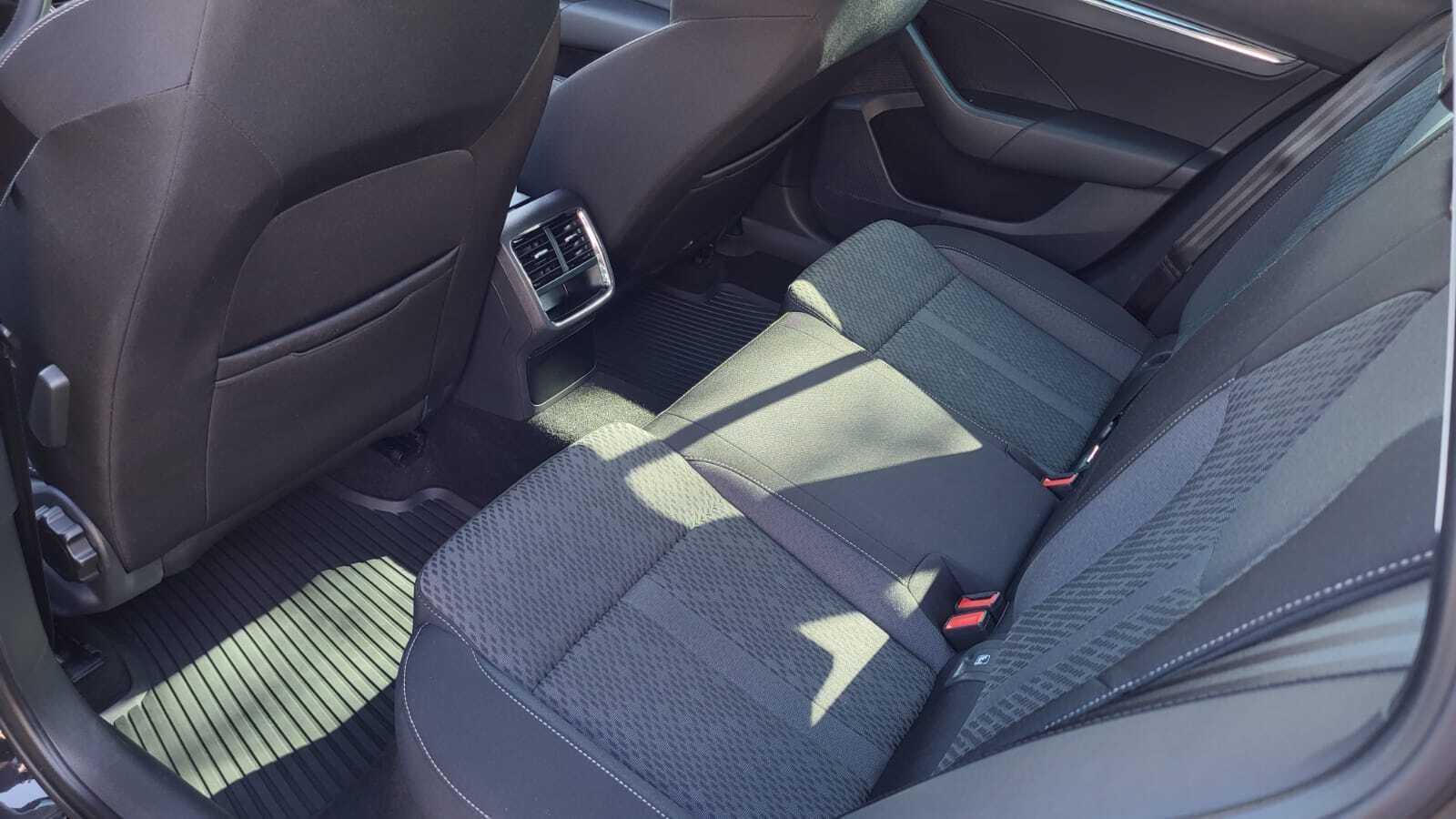 Škoda Octavia Combi - zdjęcie 12