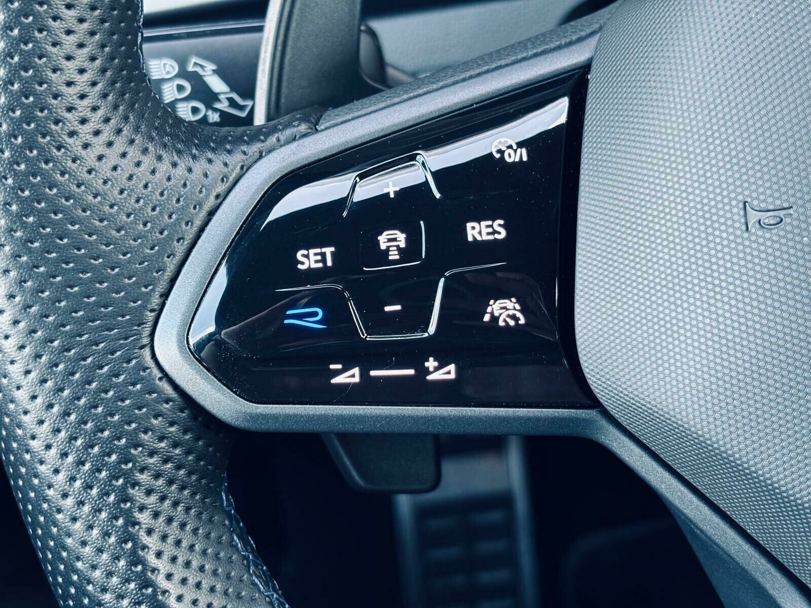 Volkswagen Arteon - zdjęcie 27