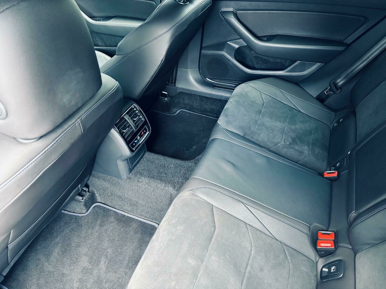 Volkswagen Arteon - zdjęcie 19