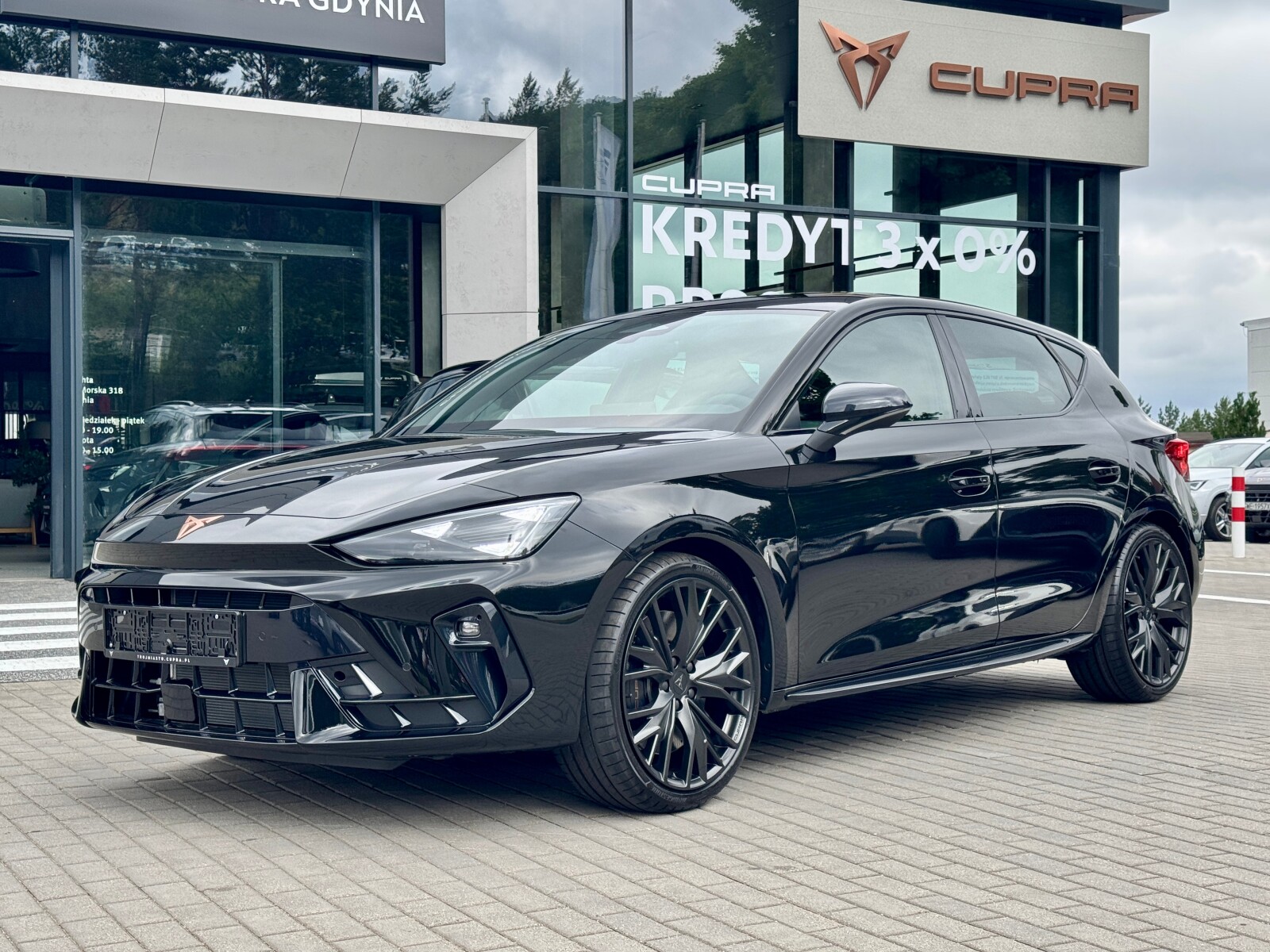 Pakiet Black Edition - Rabat 33 300 Zł